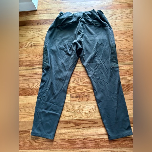 Athleta Headlands Hybrid Cargo II Tights Olive Green Pockets Size 24 - Picture 9 of 9